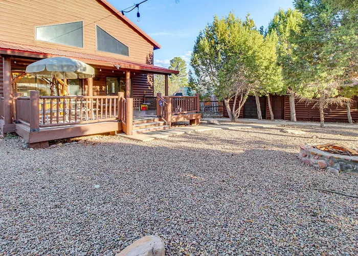 Close To Golf & Hiking: Show Family Holiday home